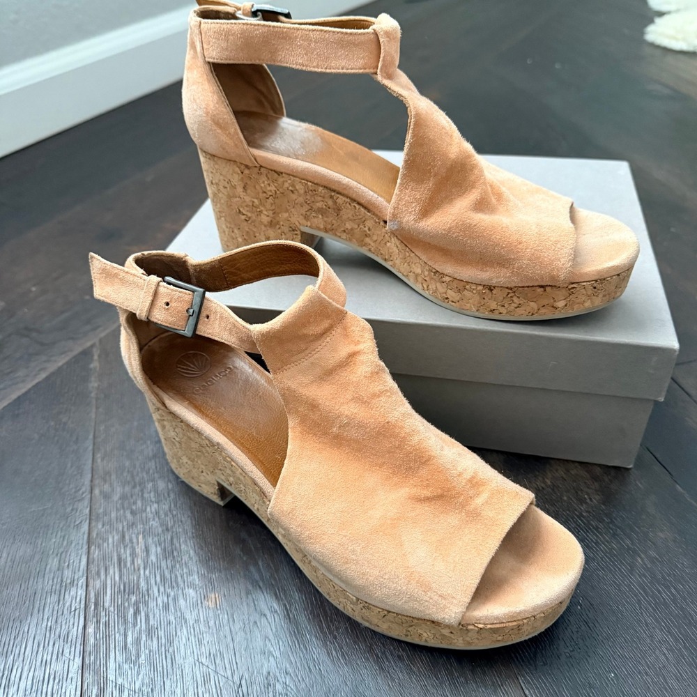 COCLICO womens 39 Cork Suede Wedge Sandals Peach Ankle Strap Peep Toe Platforms